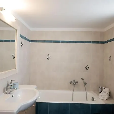 70 Steps Super Paradise Mykonos *