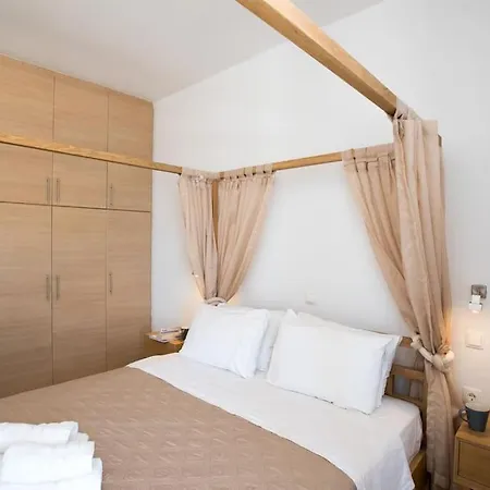 70 Steps Super Paradise Mykonos *